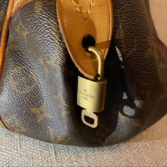 Louis Vuitton Montorgueil with LV Lock and Key - Picture 9 of 16